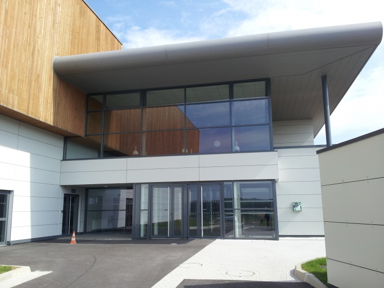 CONSTRUCTION DUN COMPLEXE SPORTIF ET D'UNE SALLE DES FTES  VIVIER AU COURT