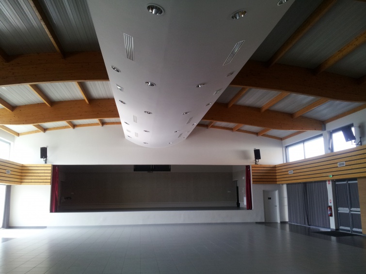 CONSTRUCTION DUN COMPLEXE SPORTIF ET D'UNE SALLE DES FTES  VIVIER AU COURT