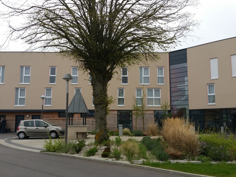 CONSTRUCTION D'UNE RPA DE 49 LOGEMENTS + ESPACES COMMUNS