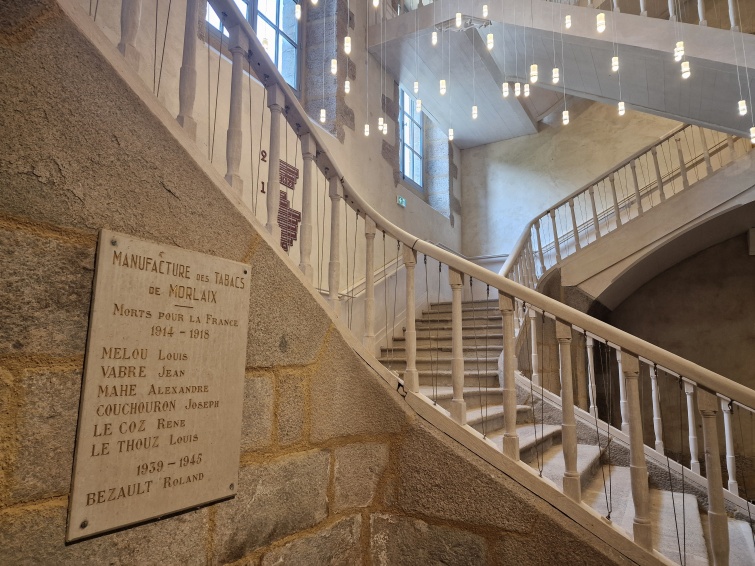 CRATION DE LESPACE DES SCIENCES  LA MANUFACTURE DE MORLAIX