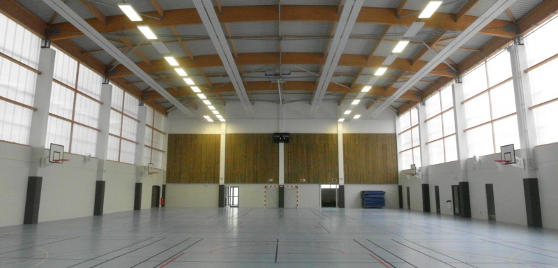 RECONSTRUCTION DU GYMNASE DES MERISIERS APRS INCENDIE  JOUY LE MOUTIER