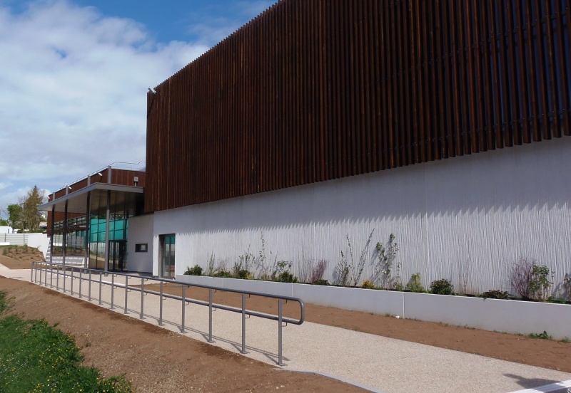 CONSTRUCTION DU COMPLEXE SPORTIF TEDDY RINER  SAINT NOM LA BRETCHE