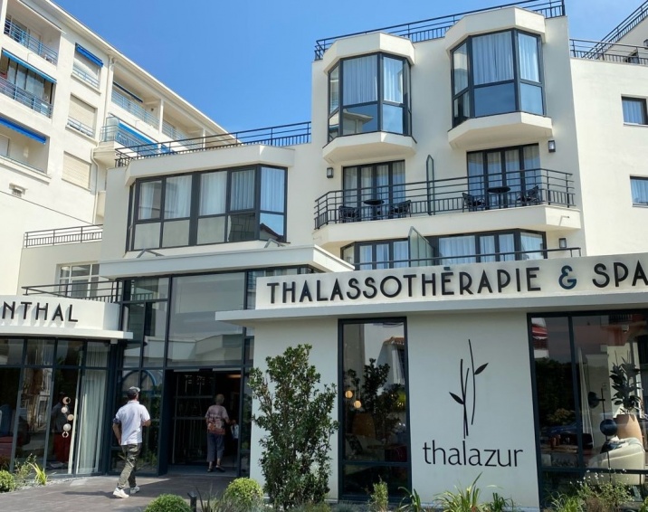 RNOVATION DE L'HLIANTHAL HOTEL ET DU CENTRE DE THALASSOTHRAPIE A SAINT JEAN DE LUZ