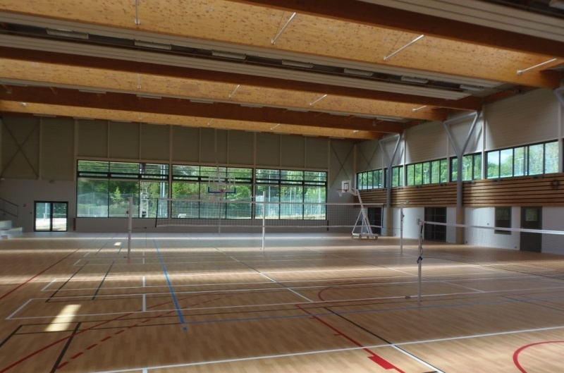 CONSTRUCTION DU COMPLEXE SPORTIF TEDDY RINER  SAINT NOM LA BRETCHE