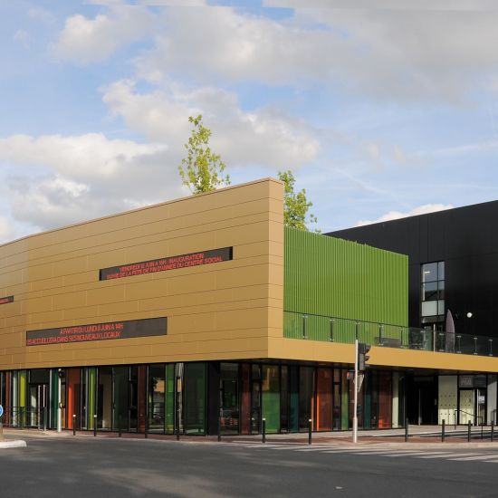 CONSTRUCTION D'UN CENTRE SOCIO-CULTUREL ET P.M.I. À COURCOURONNES