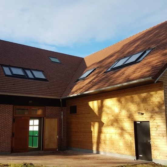 CONSTRUCTION, EXTENSION ET RESTRUCTURATION DE LA PLATEFORME DE RECHERCHE ÉQUINE SUR LE SITE HIPPOLIA